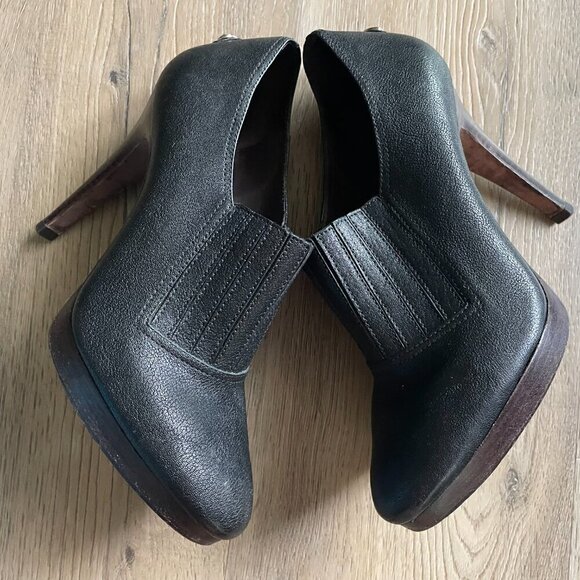 BCBGMAXAZRIA Women's Black Leather Ankle Booties Size: 8B - Picture 5 of 7